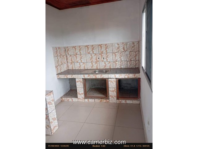 Appartement avec gardien parking forage à Meyo. 2 chambres 2 douches - 34753