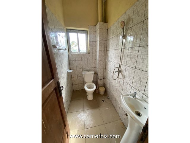Appartement avec parking à Obobogo. 2 chambres 1 douche  - 34767