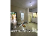 Appartement avec  parking à Obobogo. 2 chambres 2 douche - 34770
