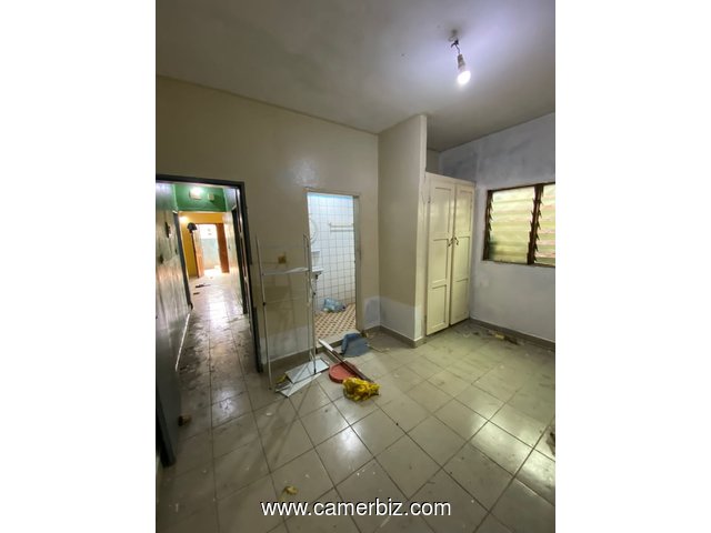 Appartement avec  parking à Obobogo.  - 34779