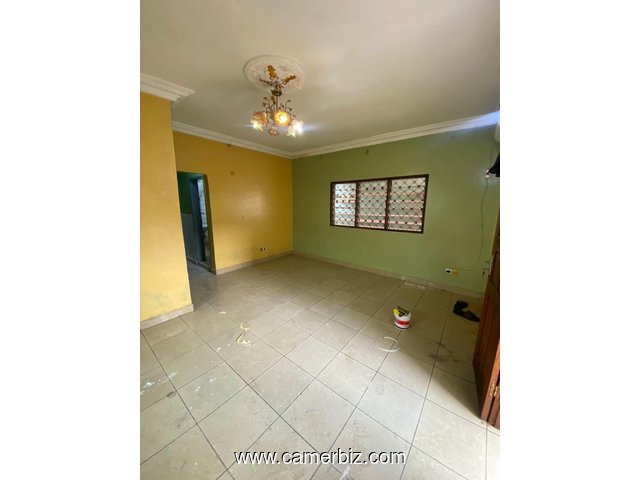 Appartement avec  parking à Obobogo.  - 34779