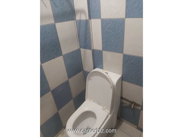 Studio neuf avec gardien, forage parking à Emana ,non loin de la route - 35104