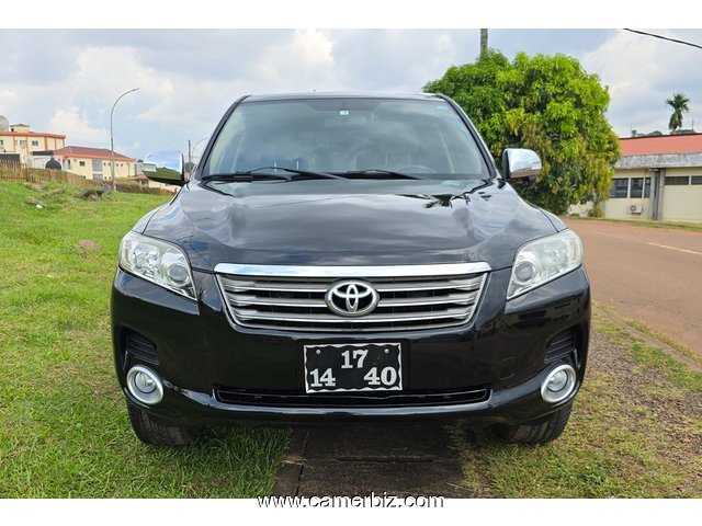 2010 Toyota VANGUARD Automatique 7 place à Yaounde. - 35128