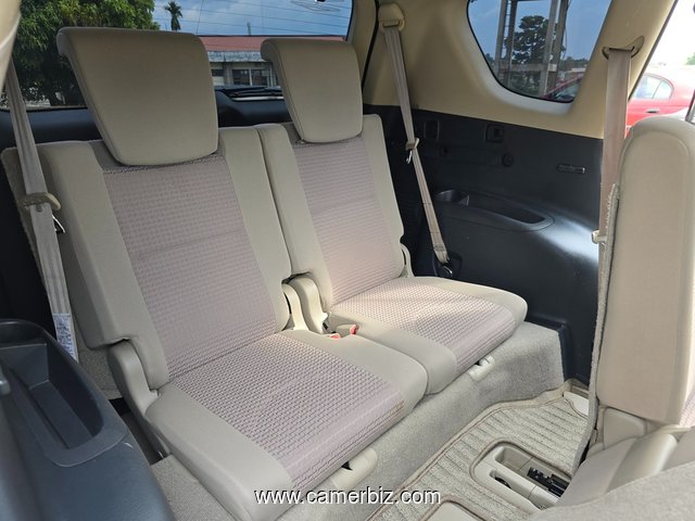 2010 Toyota VANGUARD Automatique 7 place à Yaounde. - 35128