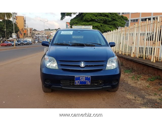 Belle 2006 Toyota Ist a Vendre - 3543