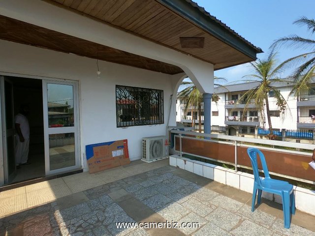 Duplex a vendre a bonamoussadi  - 35563