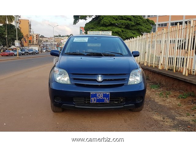 Belle 2006 Toyota Ist a Vendre - 3579