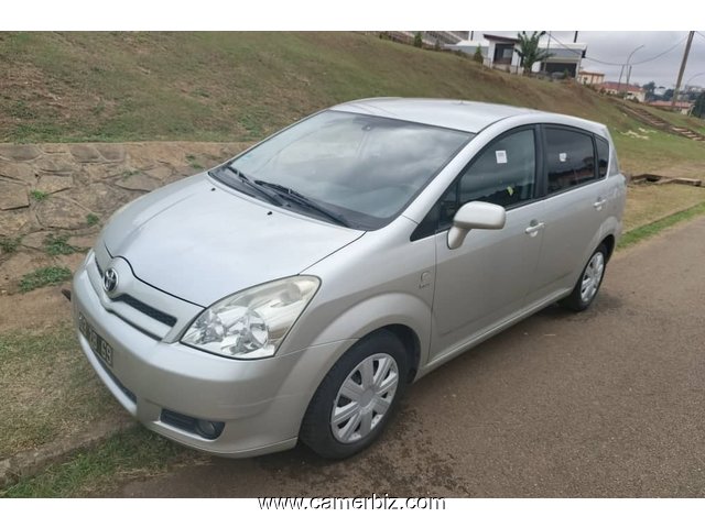  7 Places 2005 Toyota Corolla Verso Automatique - 35851
