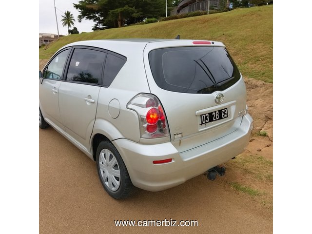  7 Places 2005 Toyota Corolla Verso Automatique - 35851