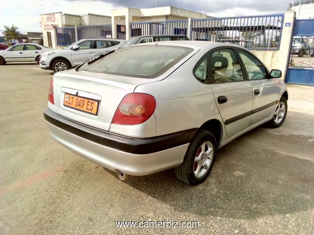 TOYOTA AVENSIS VERSION 2002 - OCCASION Belgique - 10 CV - FULL OPTION - 3605