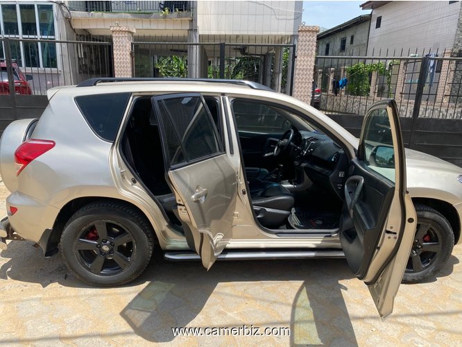 Rav4 climatisée avec chauffeur professionnel  - 36275