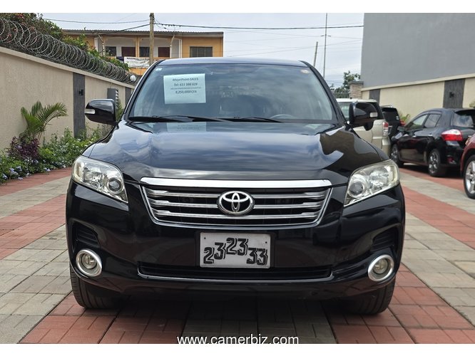 4WD 2010 Toyota VANGUARD Automatique avec 7 Places à vendre à Yaoundé - 36350