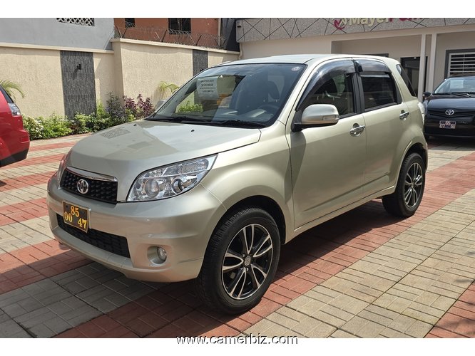 4WD 2015 Toyota Rush Daihatsu Bergo Automatique à vendre à Yaoundé - 36351