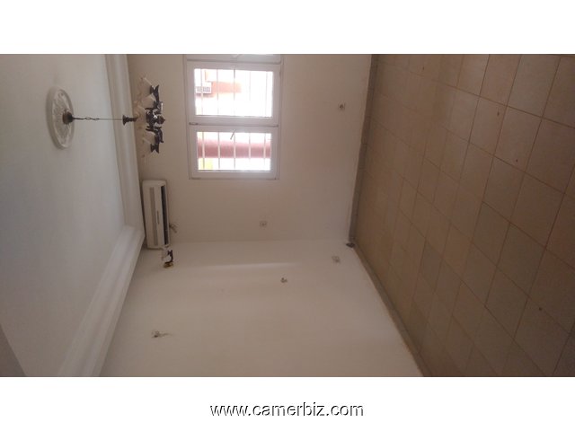 appartement a louer a la chapelle Nsimeyong  3 chambres 3 douches  - 3672