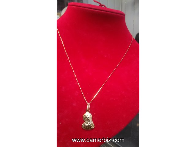 chaine en or plus medaillon a vendre - 3681