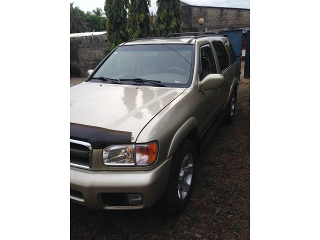 Nissan Pathfinder 4X4 - 373