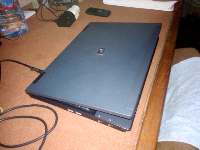 A  VENDRE : LAPTOP NoteBook NC6400  ( état Neuf ).  - 408