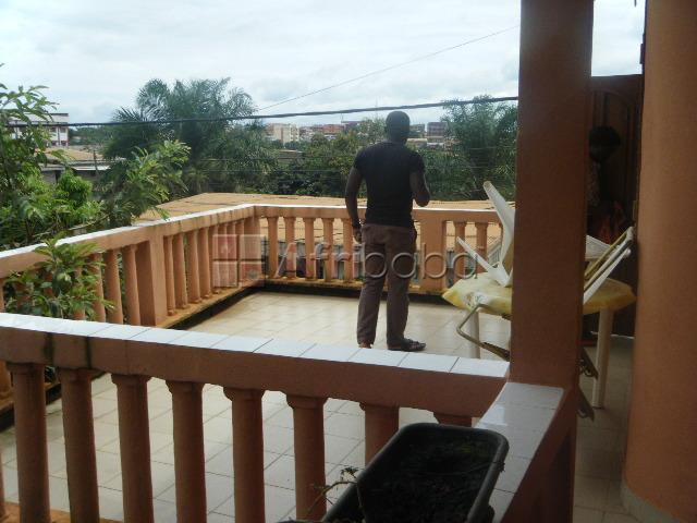 Appartement meublé, de grand standing, climatisé, à louer à Yaoundé, au quartier Biyem Assi. - 413