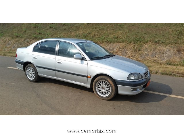 2000 Toyota Avensis Full Option a vendre - 4335