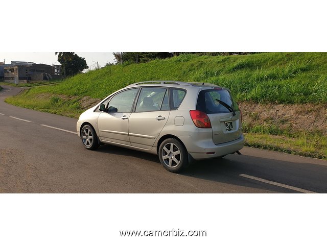 Belle 2005 TOYOTA COROLLA VERSO Full Option a vendre - 4745