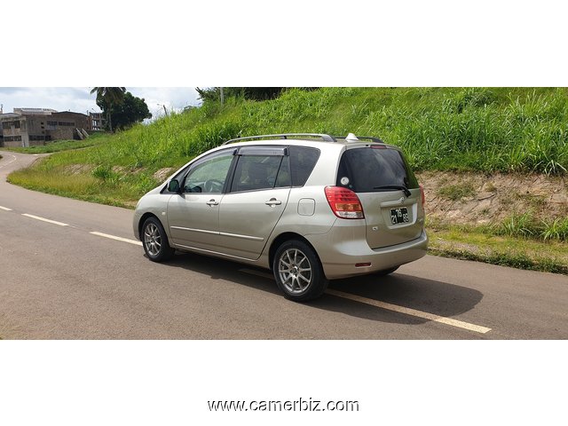 2005 TOYOTA COROLLA VERSO (SPACIO) avec 7 Places a vendre - 4852