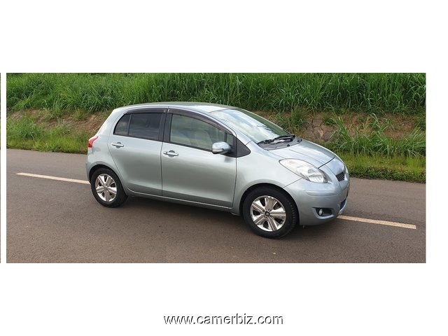 Belle 2010 Toyota Yaris Full Option avec chaises en cuir à vendre - 5422