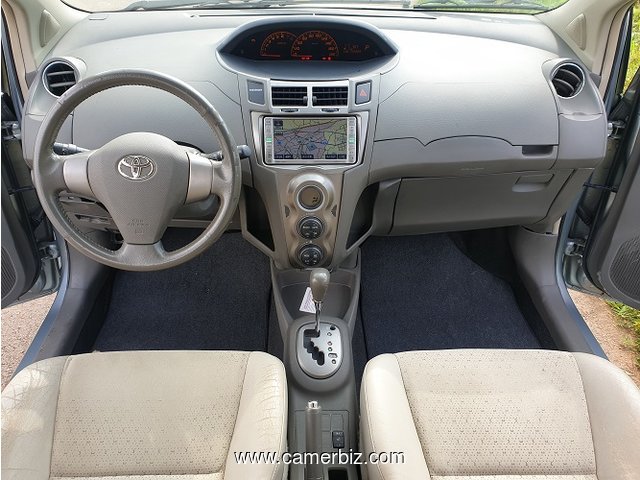 Belle 2010 Toyota Yaris Full Option avec chaises en cuir à vendre - 5422