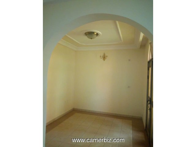 Appartement Haut standing à louer à ngousso 03chambres, 03douches Non loin de la route principale Av - 5515