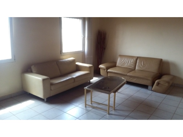 Appartement meublé haut standing avec gardien parking sécurisé Yaoundé  - 571