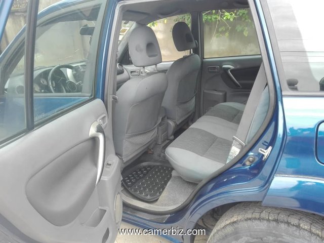 Toyota RAV 4 en très bon état à vendre à Douala - 5713