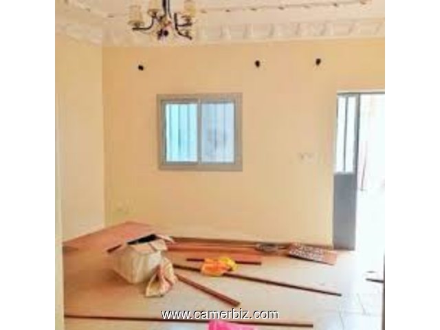 APPARTEMENT moderne A LOUER a vogt yaoundé 2-Chambres, salon, Cuisine, 2-Douches balcon dans la barr - 6187