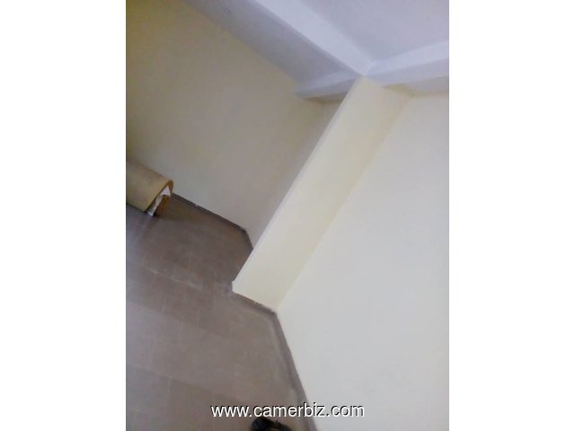 APPARTEMENT MODERNE A LOUER A ENTREE SIMBOCK (tres proche de la route) 2-Chambres, salon, Cuisine, 1 - 6195