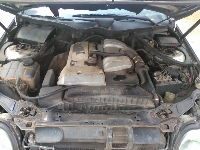 SECONDE MAIN, MERCEDES KOMPRESSOR C 180, 2001 - 621