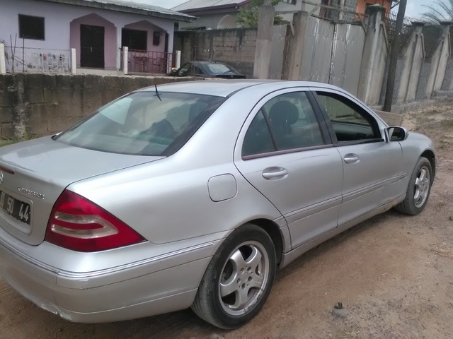 SECONDE MAIN, MERCEDES KOMPRESSOR C 180, 2001 - 621