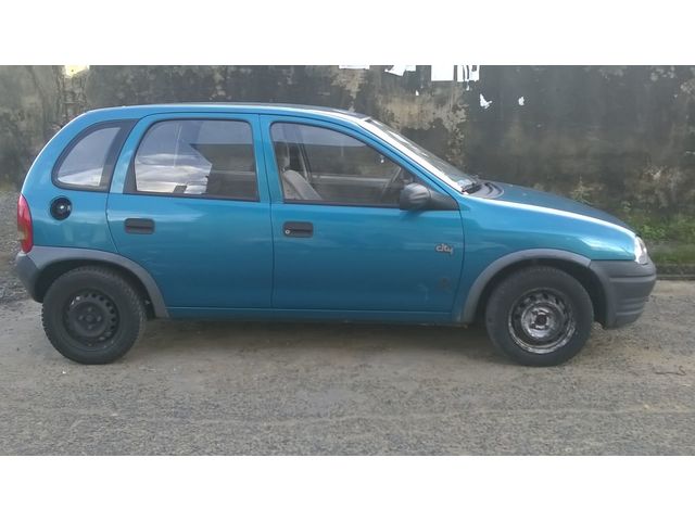 opel corsa  1.2 en bon etat  - 701