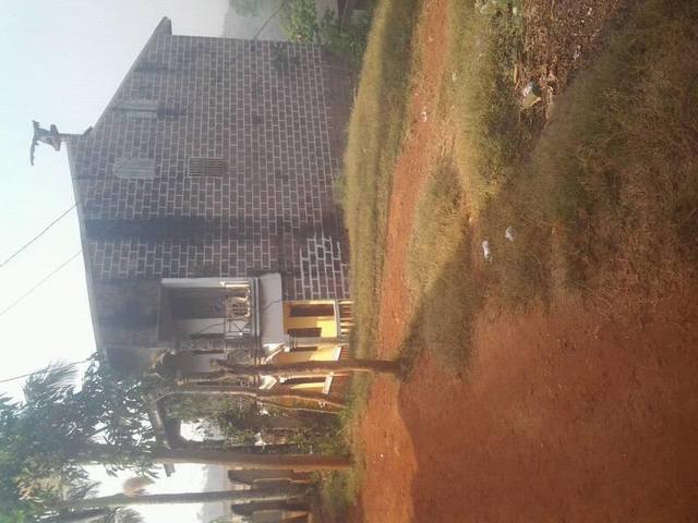 IMMEUBLE A VENDRE A BAFOUSSAM AVEC DEPENDANCES - 717