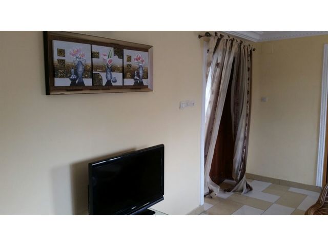 LOCATION APPARTEMENT MEUBLE 2 CHAMBRES CLIMATISEES AKWA DOUALA - 825