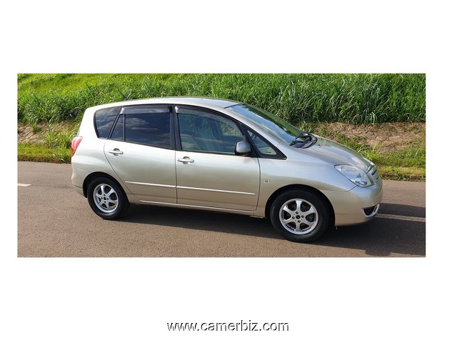  2005 Toyota Corolla SPACIO Automatique avec 7 Places à vendre - 8261