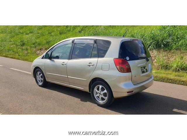  2005 Toyota Corolla SPACIO Automatique avec 7 Places à vendre - 8261