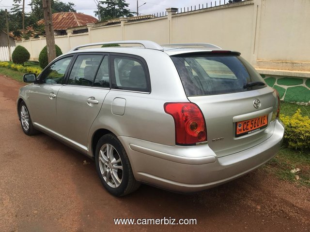 SUPERBE TOYOTA AVENSIS BREAK A LOUER AVEC CHAUFFEUR - 8359