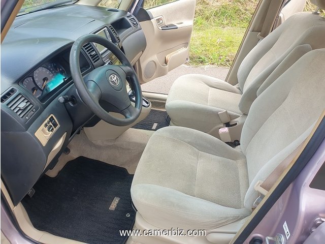 2004 Toyota Corolla Spacio Automatique avec 7 places à vendre - 8384
