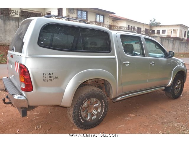 FABULEUSE TOYOTA HILUX 4x4 DOUBLE CABINE A LOUER AVEC CHAUFFEUR - 8399