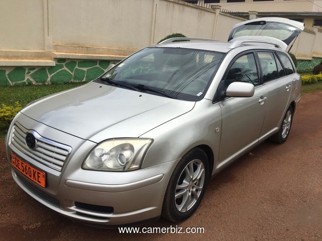 TRES BELLE AVENSIS BREAK DOUBLE CABINE  A LOUER AVEC CHAUFFEUR - 8400