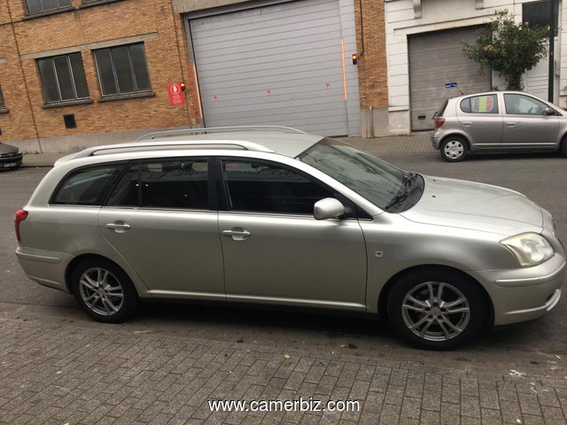 MAGNIFIQUE AVENSIS BREAK DOUBLE CABINE A LOUER AVEC CHAUFFEUR - 8433