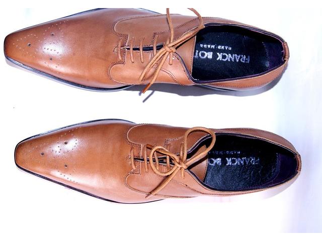 CHAUSURES SUR MESURES - 932