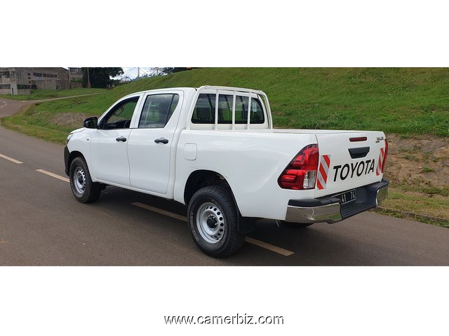 Belle 2017 Toyota Hilux Full Option. 4WD(4X4) à vendre - 9439