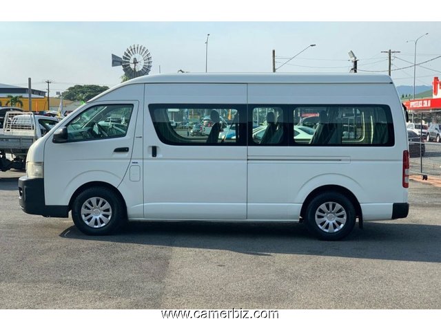 Location de minibus avec chauffeur a bon prix  - 9460