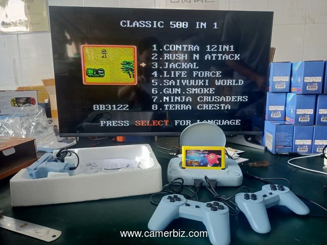 Console de jeu vidéo classique 8 bits avec 22jeux intégrés, 2 manettes et 1 pistolet - 9847