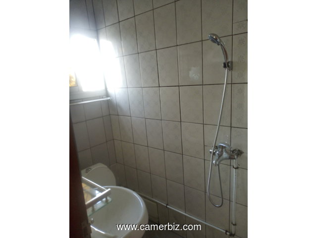 Appartements à louer à Makepè Missokè - 9897