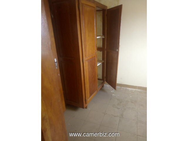 Appartements à louer à Makepè Missokè - 9897
